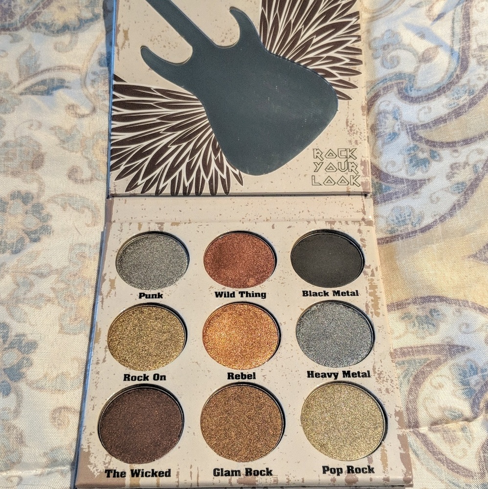 Crown Pro - 9 color glam metals eyeshadow palette